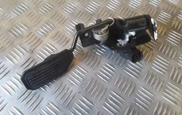 Toyota Corolla Verso E121 Accelerator throttle pedal 8928152011 1983003031