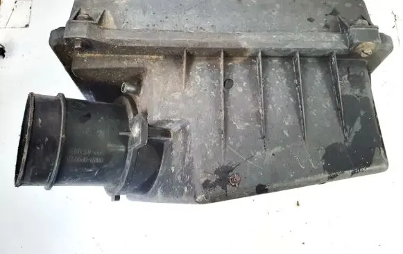 Ford Focus Air filter box 98ab9p965aa