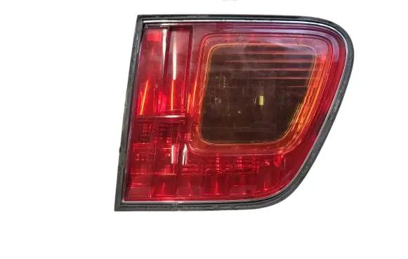 Toyota Avensis T270 Tailgate rear/tail lights