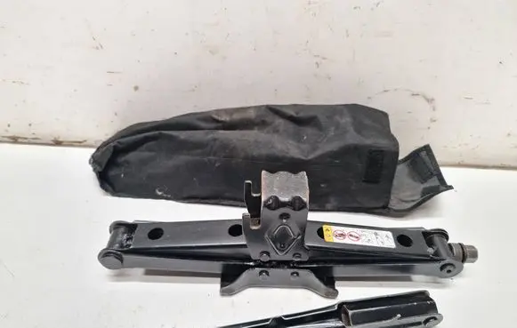 Chrysler Grand Voyager V Lift Jack 04721851AB