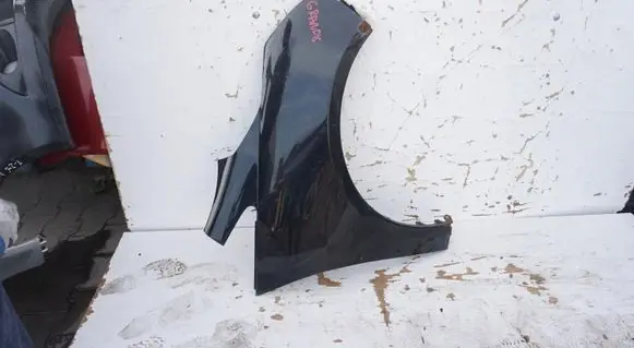 Mitsubishi Grandis Fender
