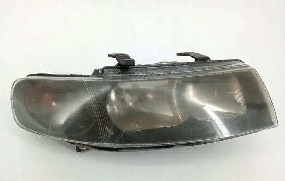 Seat Toledo II (1M) Headlight/headlamp 