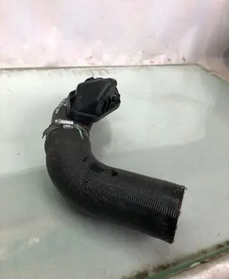 Intercooler hose/pipe