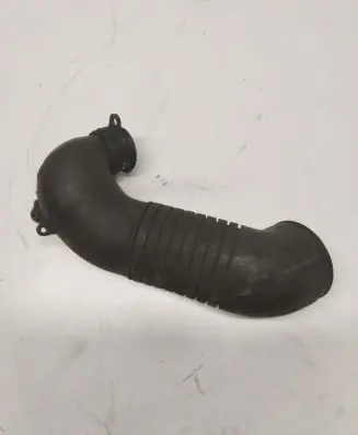 Audi A3 S3 8L Air intake hose/pipe 8E0129615