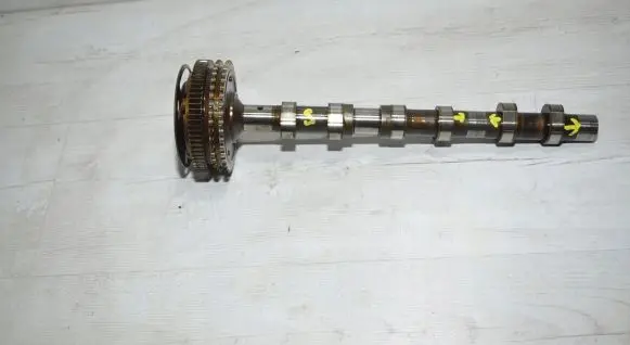 Mercedes-Benz CLS C219 Camshaft 