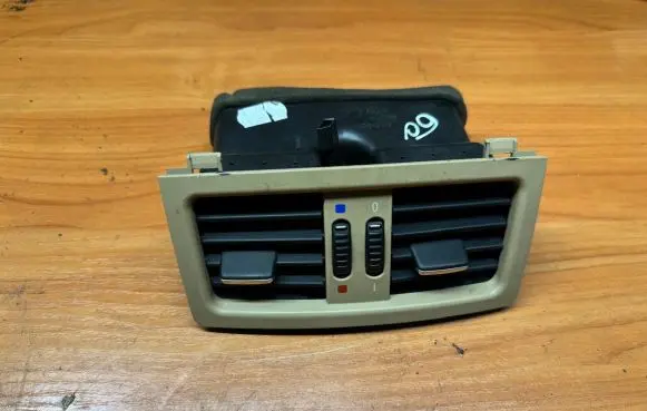 BMW 5 E60 E61 Rear air vent grill 7129556 6932023 6932024