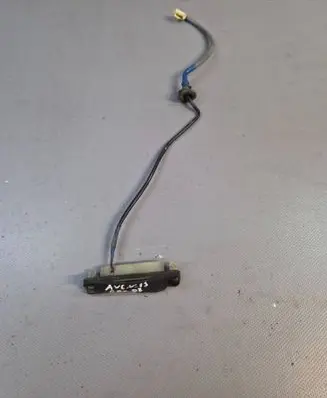 Toyota Avensis T250 Tailgate opening switch