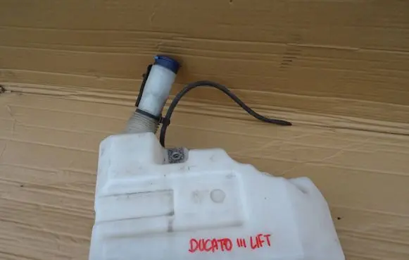 Fiat Ducato Windshield washer fluid reservoir/tank