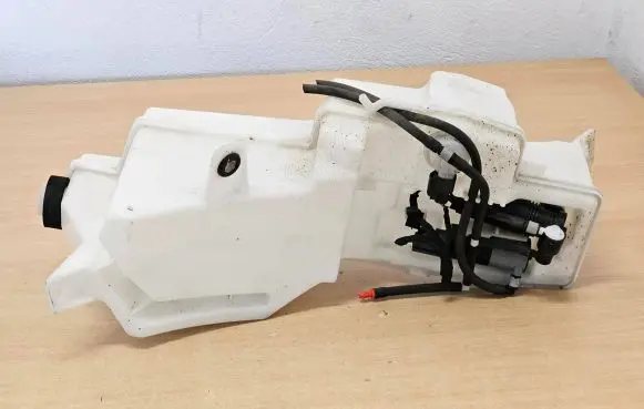 Volvo S90, V90 Windshield washer fluid reservoir/tank 31662428 31662427 31662426