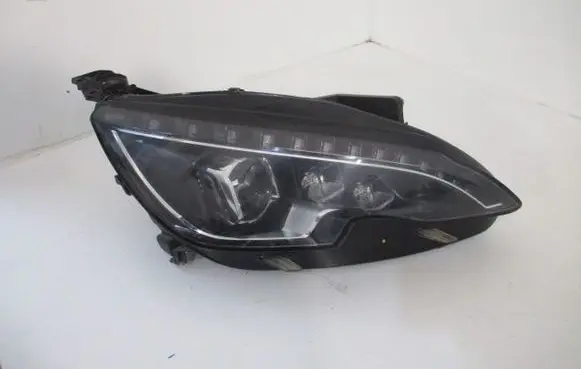 Peugeot 308 Headlight/headlamp 9800546380