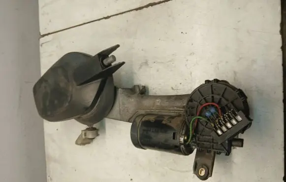 Mercedes-Benz E W210 Wiper motor 2108201542 3397020325