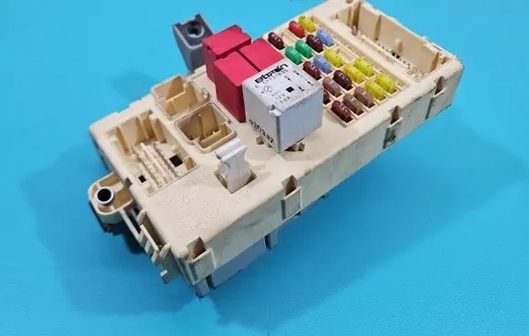 Fuse box set
