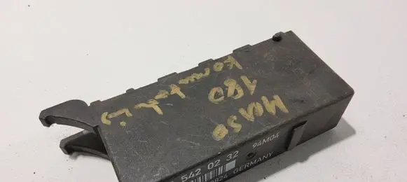 Mercedes-Benz C W202 Other control units/modules 2025420232 332824 94M04