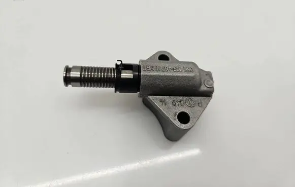 Volkswagen Golf VII Timing belt/chain tensioner 06K109467