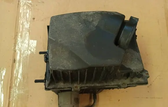 Renault Master III Air filter box 8200751534