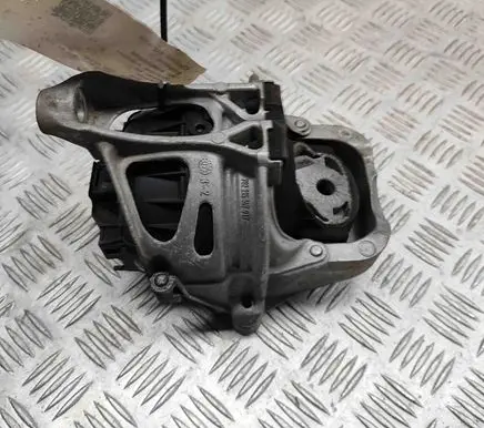 Audi Q7 4M Engine mount bracket 4M0199372FF