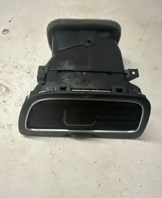 Volkswagen Golf VII Dashboard side air vent grill/cover trim 5G1819710B 5G1819704 5G1819248