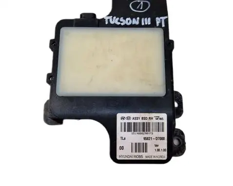 Hyundai Tucson TL Blind spot module 95821D7000 D395854200