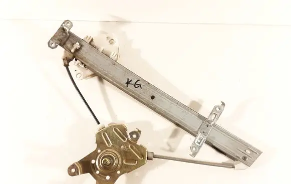 Rear door manual window regulator