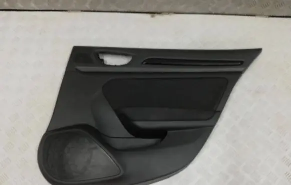Renault Megane IV Rear door card panel trim 829A06315R 10583216