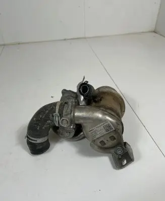 Audi Q3 8U EGR valve cooler 04L131512