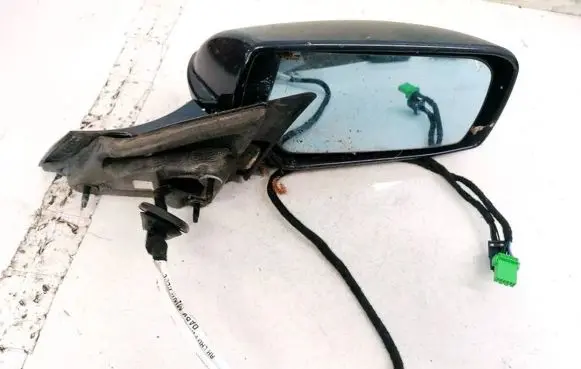 Cadillac CTS Front door electric wing mirror