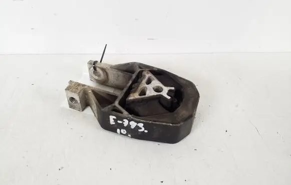Volvo V40 Engine mount bracket AV616P082AC