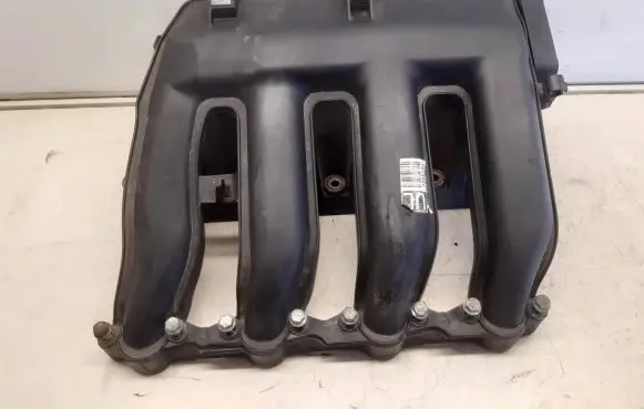 BMW 1 E81 E87 Intake manifold 7787318 7788194