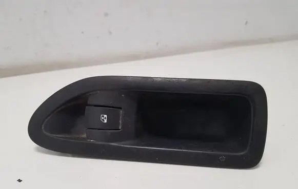 Renault Laguna II Electric window control switch 8200016013