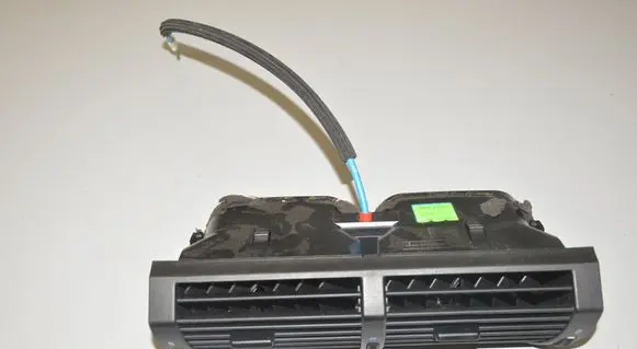 BMW X5 E53 Dash center air vent grill 8402221