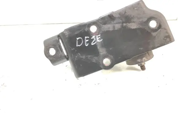 Gearbox mounting bracket