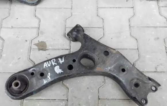 Toyota Auris E180 Front lower control arm/wishbone 65566556