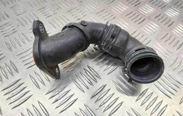Nissan X-Trail T32 Engine coolant pipe/hose