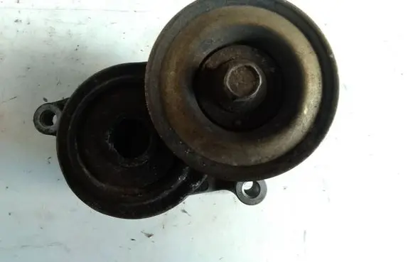 Mazda 3 I Generator/alternator belt tensioner