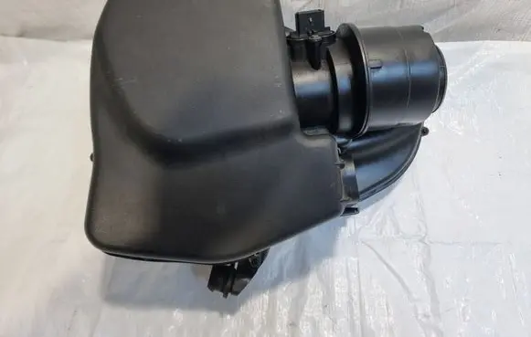 Opel Astra K Air filter box 