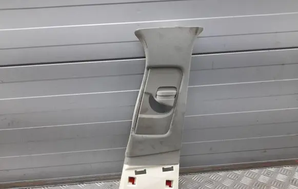 Cadillac CTS (B) pillar trim (top) 23173982