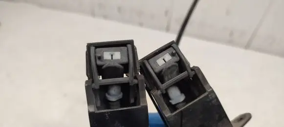 Volkswagen Sharan Windshield washer spray nozzle 