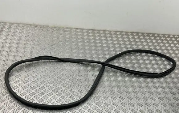 Jeep Grand Cherokee WL Rear door rubber seal (on body)