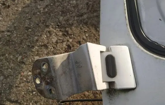 Hyundai H-1, Starex, Satellite Rear door lower hinge