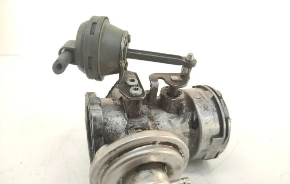 Volkswagen Sharan EGR valve 038129637A