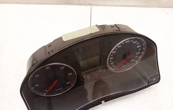 Volkswagen Jetta V Speedometer (instrument cluster) 1K0920852J
