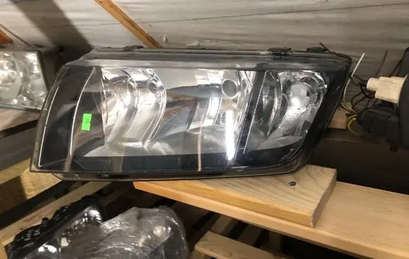 Skoda Fabia Mk1 (6Y) Headlight/headlamp 246365 6Y1941015Q