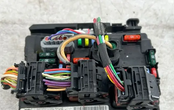 Peugeot 308 BSM Control unit 9667199780