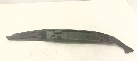 Audi Q3 8U Fender end trim 8U0821112A