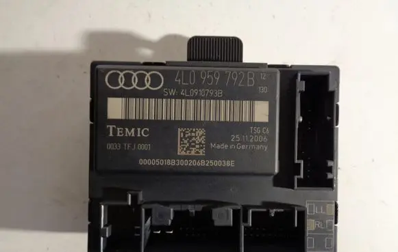 Audi Q7 4L Door control unit/module 4L0959792B 4L0910793B