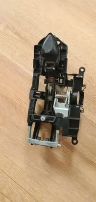 Rear door exterior handle/bracket
