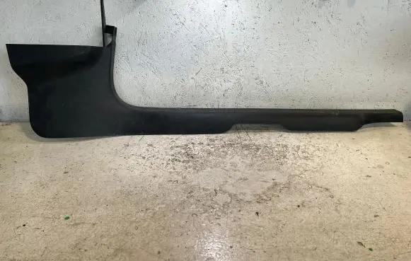 Dodge Challenger Front sill trim cover 631648876A