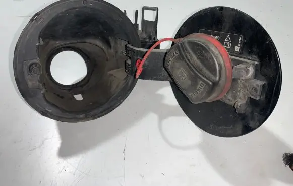 Opel Insignia A Fuel tank cap 13244482
