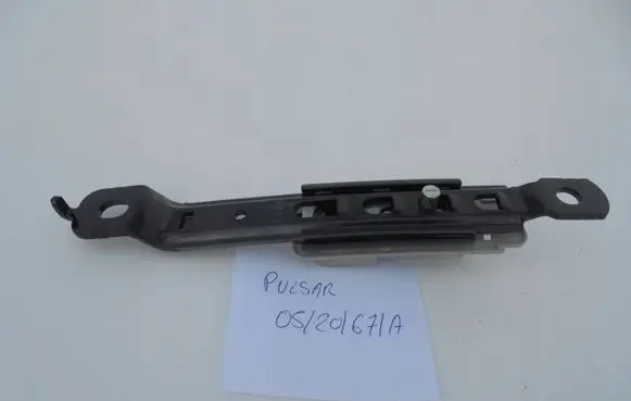 Nissan Pulsar Seat belt adjustment rail 6096312A