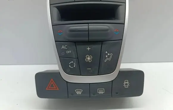Renault Laguna III Climate control unit 275100002R A02000A8400001